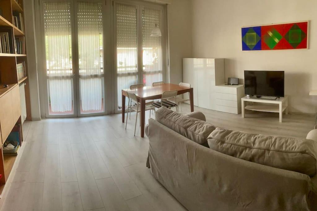 Апартаменты Attico Montiglio - Panorama-Wifi Collebeato Экстерьер фото